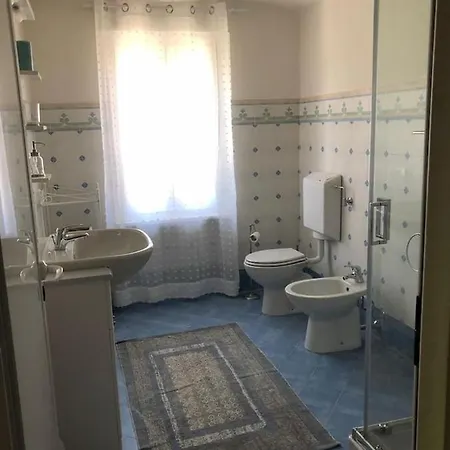 The Berghouse - La Casa Sul Clivo With Jacuzzi بيت للعطل *